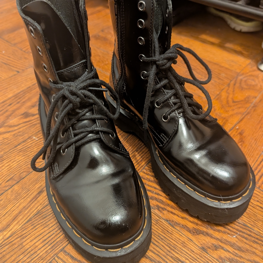 Dr. Martens JADON Combat Boots